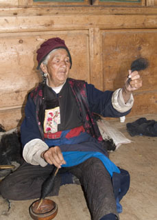 handspinning yak fiber Tibet Spring Brook Ranch